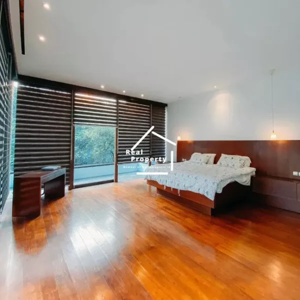 Rumah Pondok Indah Modern Minimalis LB1 200 (10)